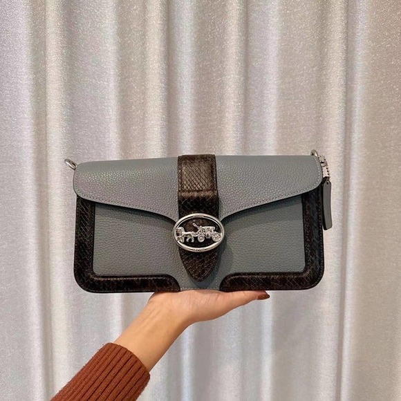 Coach CD322 Georgie Shoulder Bag In SV/Indigo Multi - Picture 2 of 6